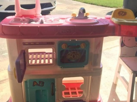 Fisher Price Grow With Me Kitchenette