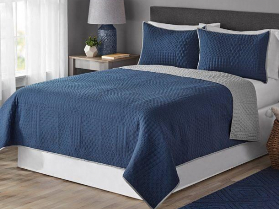 Mainstays Navy Solid Reversible Patchwork Quilt, Full/Queen