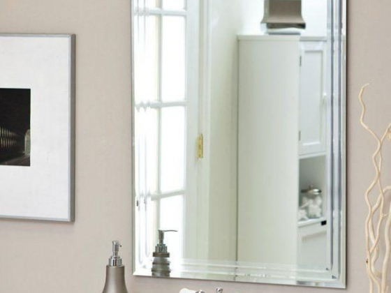 Large 31.5 x 23.6" Rectangular Bathroom Tri-Bevel Wall Mirror by Décor Wonderland