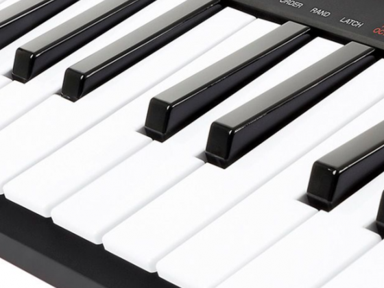 Akai Professional MPK mini Play Keyboard Controller Standard