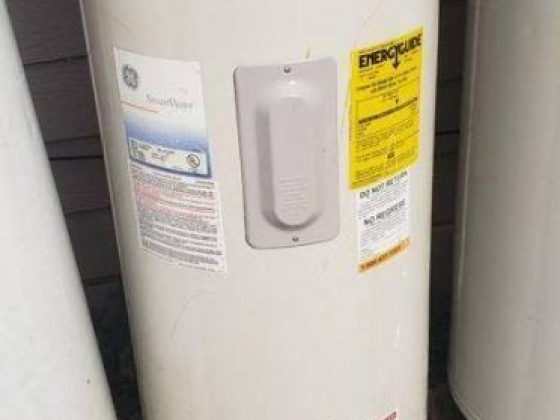 Hot Water Heater 40 Gal Electric Used W/Warranty