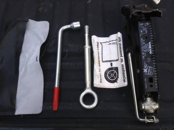 Volvo factory jack and tools - $35 (Woodstock, GA)