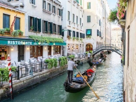 Venice To Charge Entrance Fees Starting Summer 2022