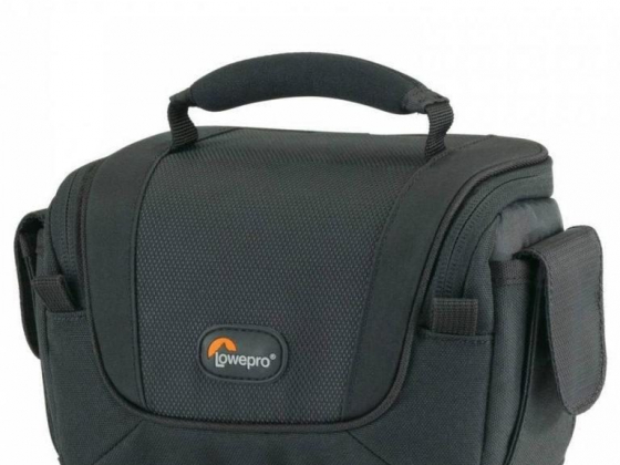 Lowepro Navi Plus Case for Garmin Nuvi Magellan Tom Tom GPS Navigation