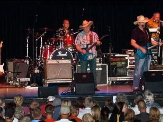 Chris Janson: Halfway To Crazy Tour