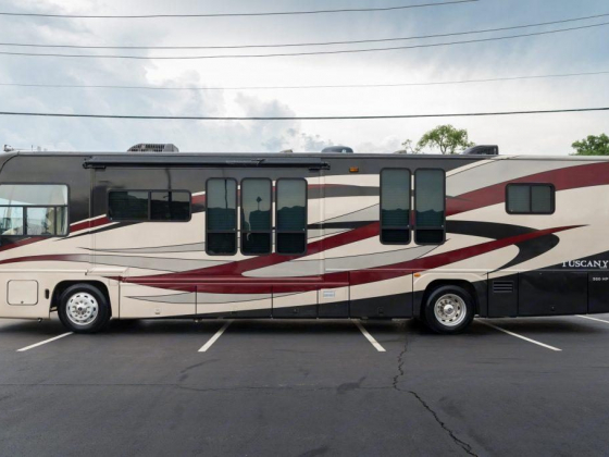 Priscilla- 41ft Luxe! Smart TVs, Bluetooth! Winter Booking Open!