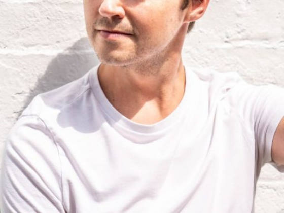 Eddie Owen Presents: Damian McGinty Live in the Moment