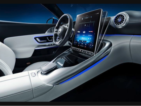 Mercedes-Benz’s new Roadster has a flippy touchscreen