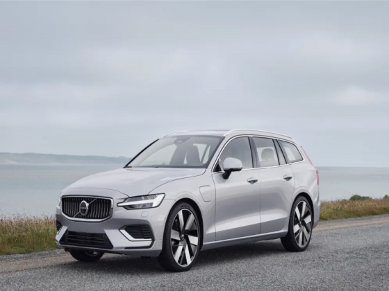 2023 Volvo S60 and V60 get small updates