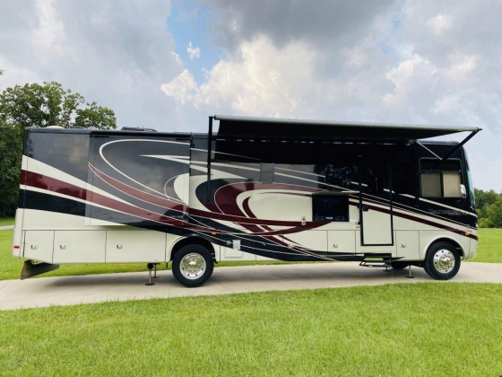 Beautiful 2015 Georgetown XL -38 FT