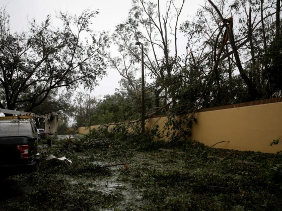 Hurricane Ian pummels Florida’s Gulf Coast with catastrophic fury