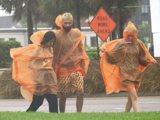 Hurricane 'Ian' batters southwest Florida