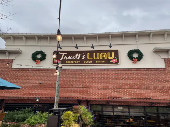 People are flocking to try a luau-themed Chick-fil-A, but chefs and experts say there's nothing Hawa