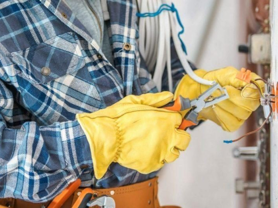 Shortage of Electricians Leads to Shockingly High Salary Potential and Opportunities