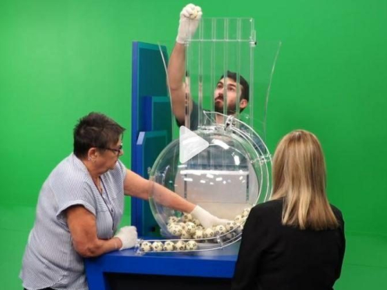 A single winning ticket for the $2.04 billion Powerball jackpot was sold in California