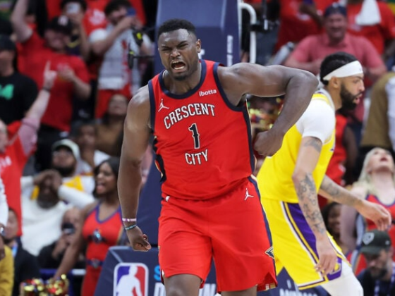 Zion Williamson exits Play-In game with 'left leg soreness'