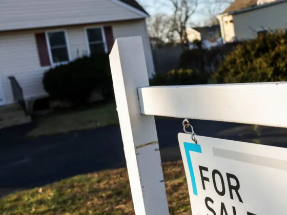 Home prices forecast to dip before the end of the year