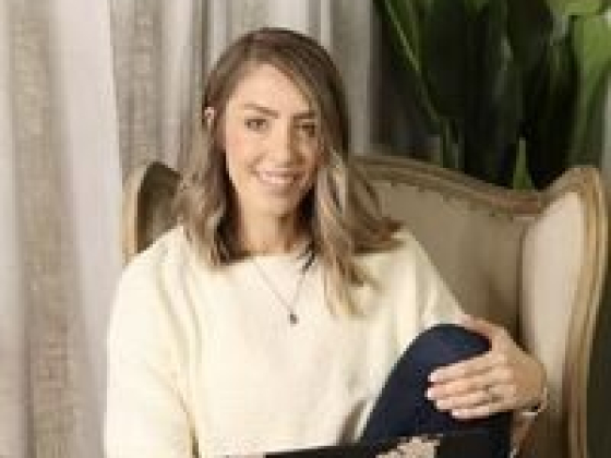 Meredith - Arts & Classy