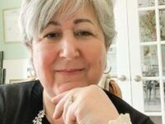 Tammy - White Lilac Farmhouse