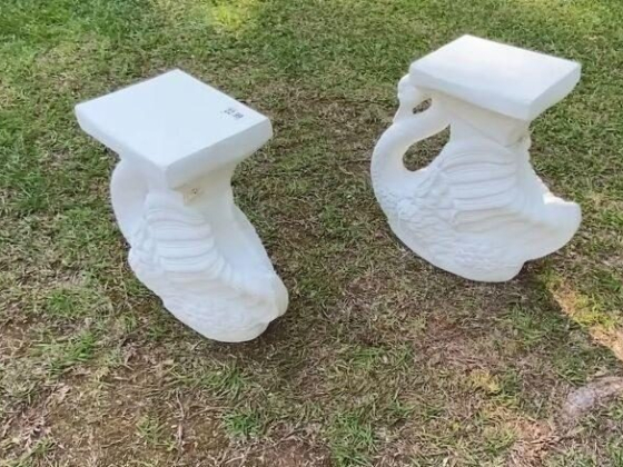 Cozy Outdoor Decorating Ideas & Patio Area Makeover