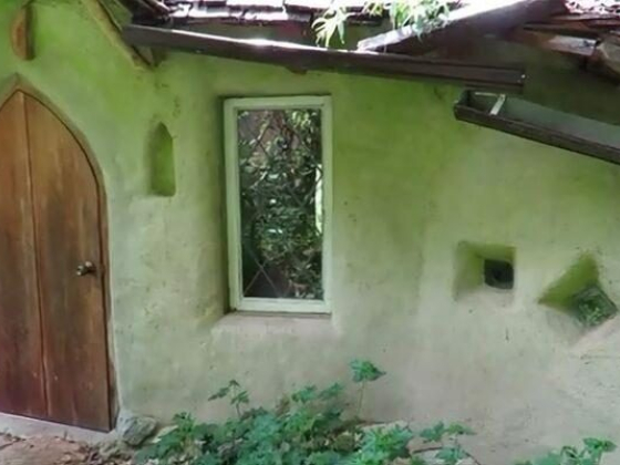 Would You Stay in a Cob House? We Did & Here's What It Was Like