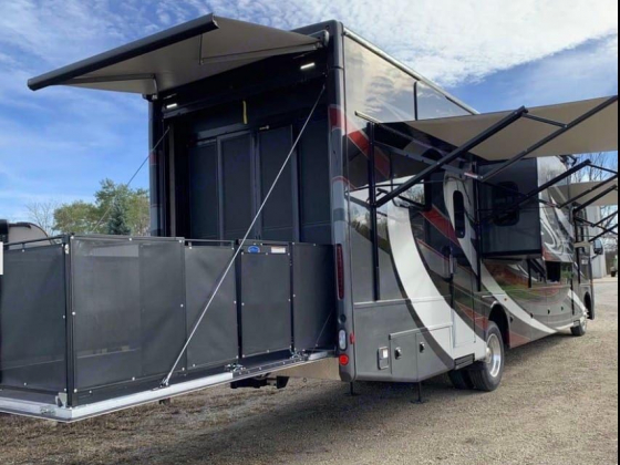 2020 Thor Motor Coach Outlaw