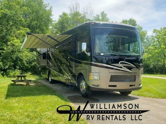 2015 Thor Motor Coach Outlaw