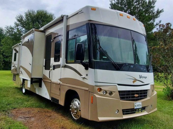 2008 Winnebago Voyage