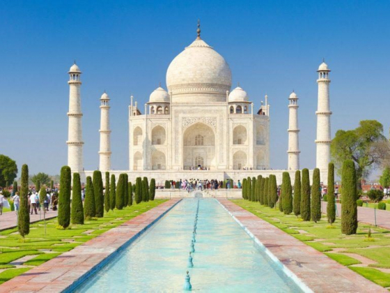 Eight Famous Places to Visit in Agra, India