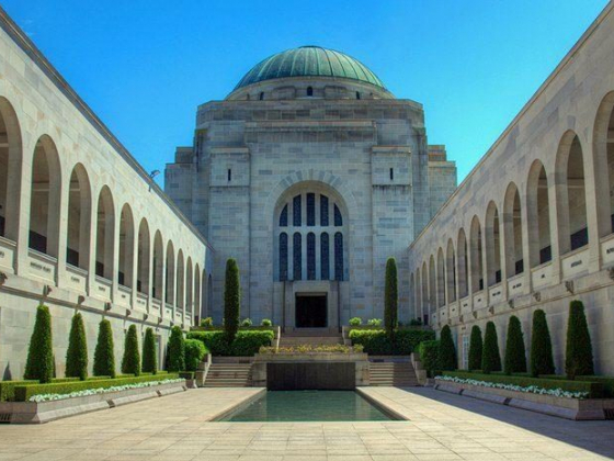 15 Top-Rated Tourist Attractions in Canberra & Easy Day Trips