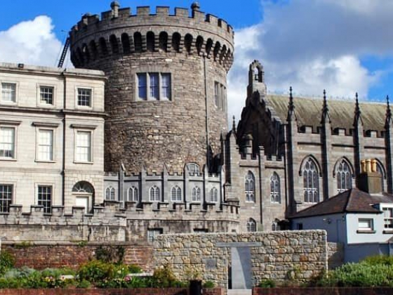 DUBLIN TRAVEL GUIDE — HOW TO VISIT DUBLIN ON A BUDGET