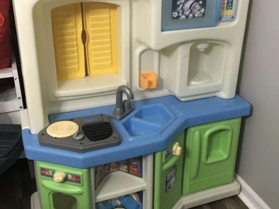 Little Tikes Play Kitchen