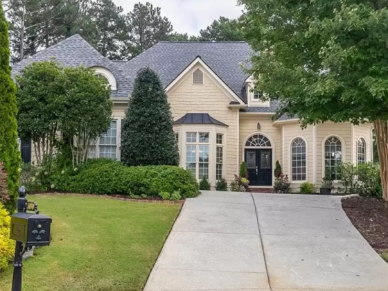 3890 Lantern Hill Dr