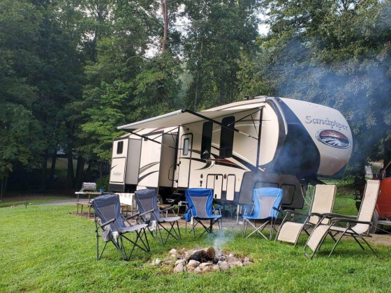 Barefoot RV Rentals Sandpiper 5th wheel