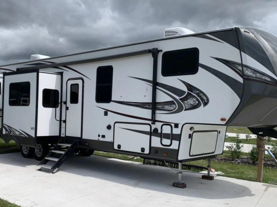 2018 Forest River Heritage Glen LTZ 372RD Luxury RV - Minutes from Disney