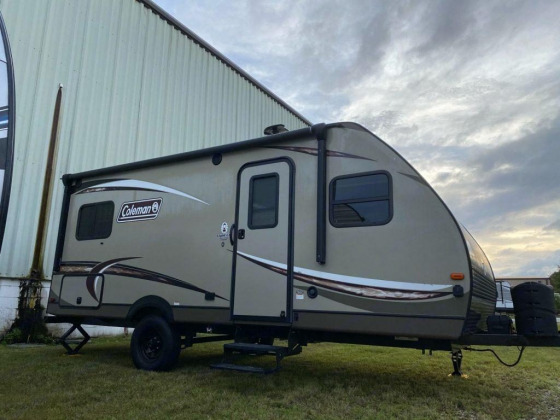 2018 Dutchmen Coleman/ Sleeps 4