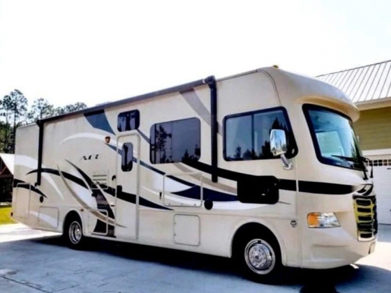 RV There Yet~ Thor Motor Coach Bunkhouse