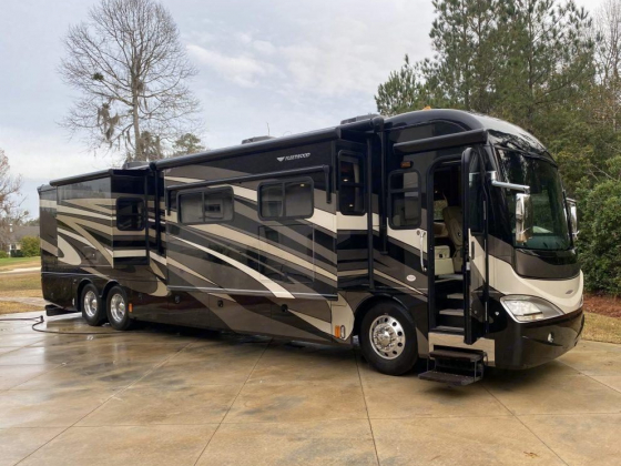 2010 Fleetwood Revolution Le