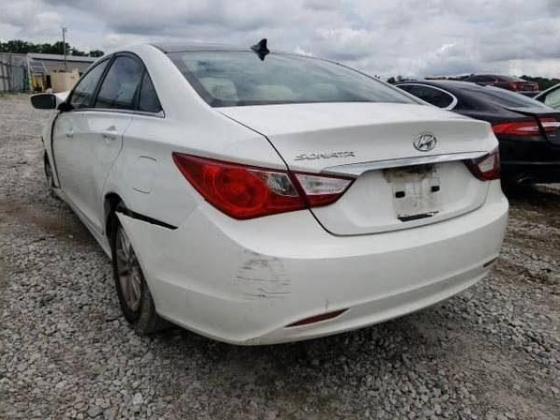 2011 to 2013 Hyundai sonata for parts - $10 (ATLANTA/LITHONIA)