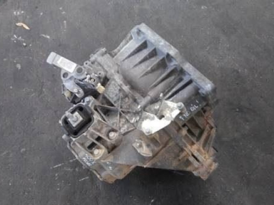 2007-2013 MINI COOPER S R56 TURBO 6 Speed Manual Transmission with 100 - $600 (Smyrna)