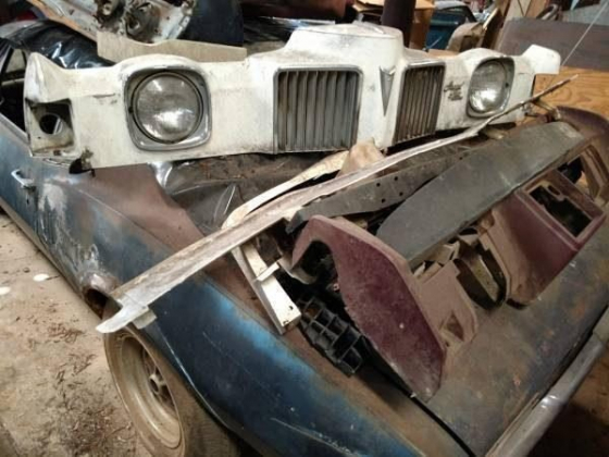 1971-76 PONTIAC GRAND PRIX PARTS - $300 (Talladega AL)