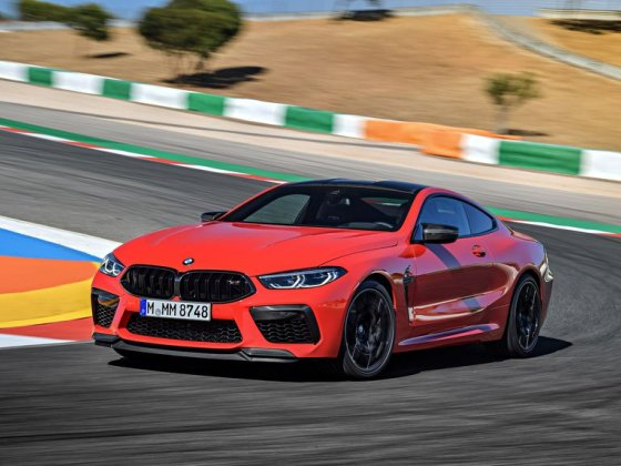 2022 BMW M8