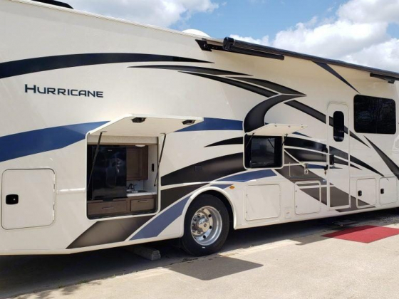 2022 Thor Hurricane 34J