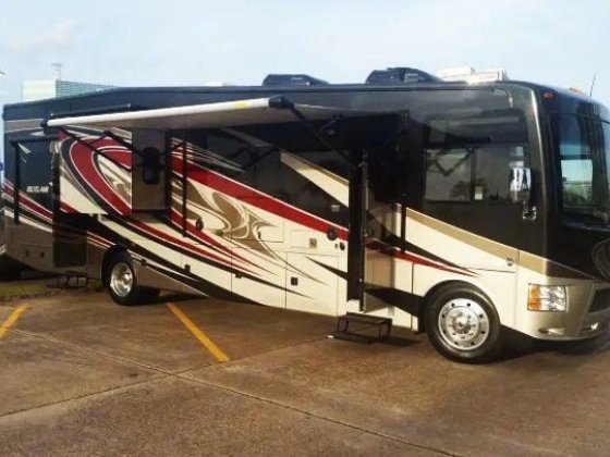 2016 Thor Motor Coach Outlaw