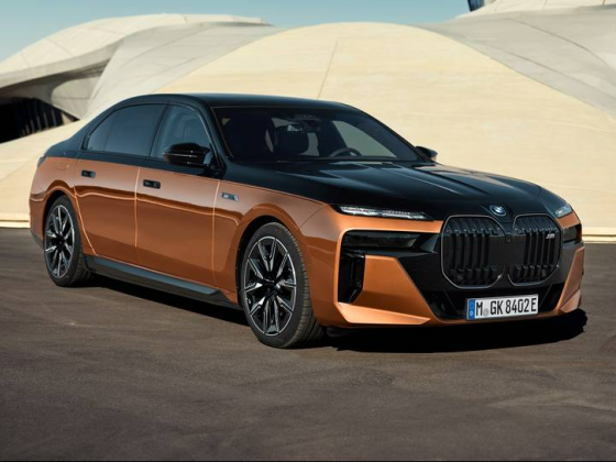 2024 BMW i7 M70