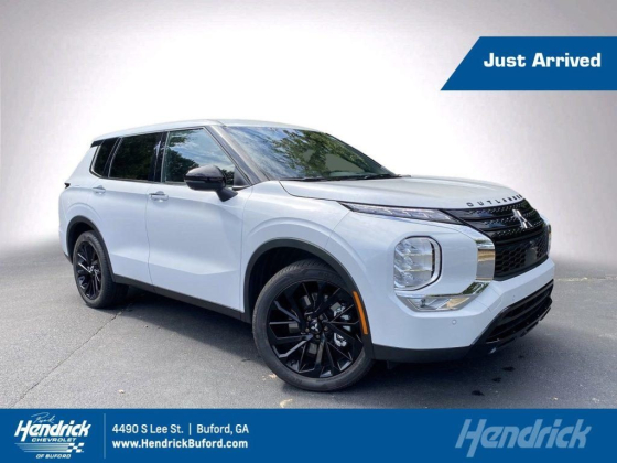 PRE-OWNED 2023 Mitsubishi Outlander SE BLACK EDITION FWD SUV