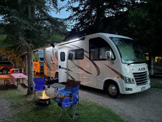 2019 Thor Motor Coach Axis