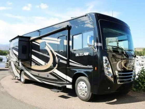 2019 Thor Motor Coach Outlaw