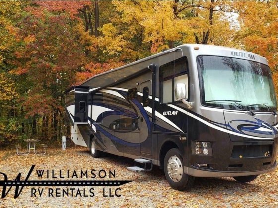 2016 Thor Motor Coach Outlaw