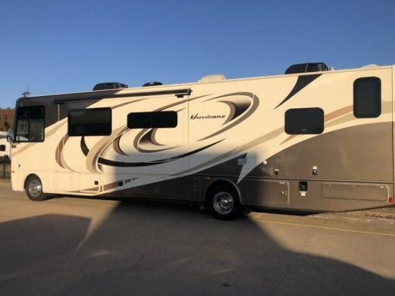 Thor Motor Coach Hurricane 35C